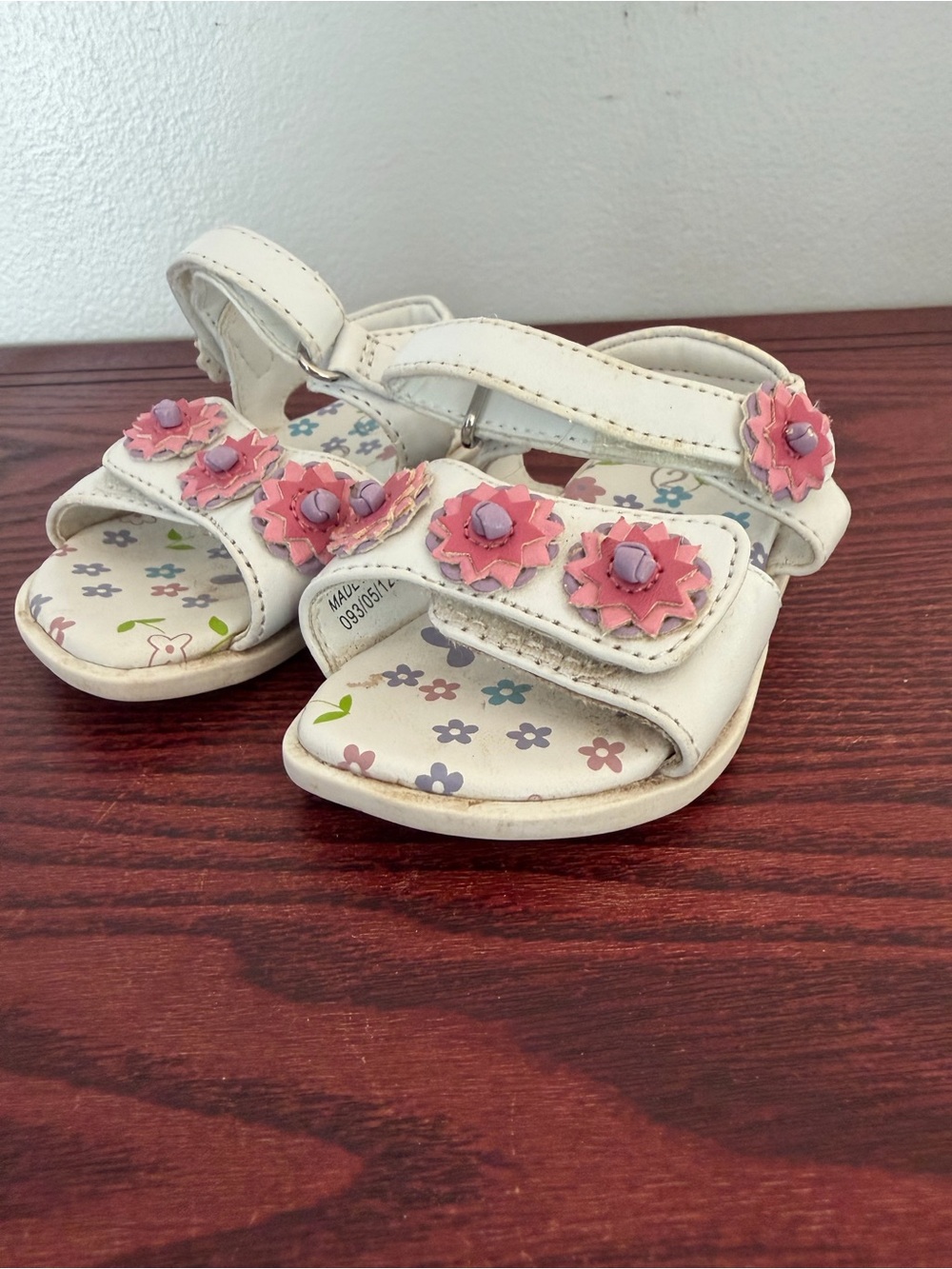 Vintage Girls White Sandals with Pink Flower Accents
